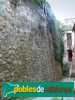 Anglès - Mur de l'antic castell X.Caparrós/M. Serrano - Patrimoni Gencat 2005