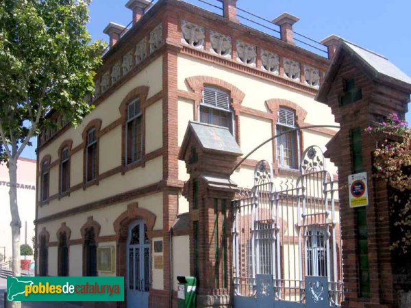 L'Hospitalet de Llobregat -  Can Vilumara. Casa del director