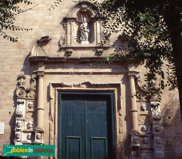 Calella - Portada de l'Església de Santa Maria i Sant Nicolau
