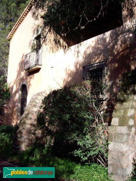 Sabadell - Masia de Can Deu, façana lateral