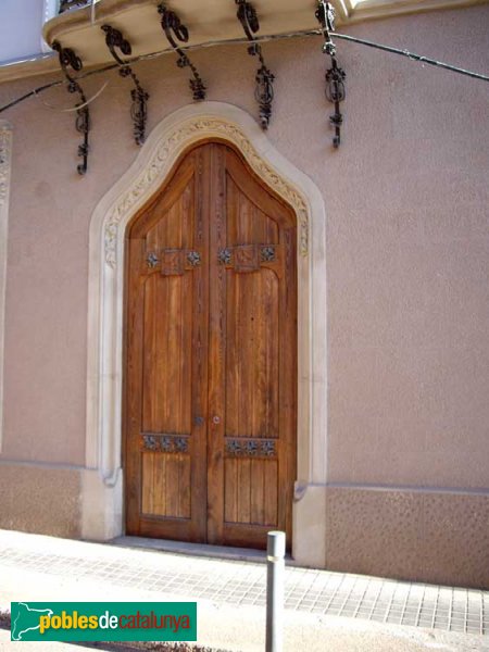 Casa Arimon, detall de la porta