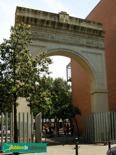 Barcelona - Arc d'accés a La Maquinista