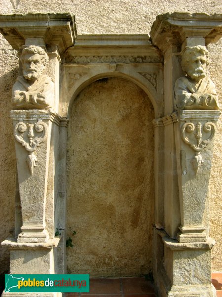 Sant Vicenç de Montalt - Basament de l'antic retaule