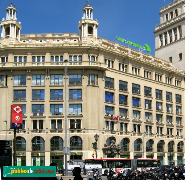 Barcelona - Plaça Catalunya, 9 (Foto: Albert Esteves, 2007) Barcelona - Plaça Catalunya, 9