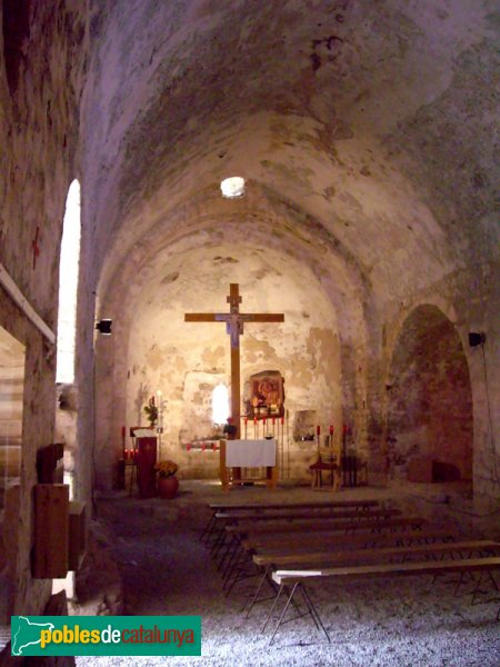 Interior de l'ermita de Santa Maria del Puig de la Creu