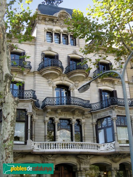 Barcelona - Passeig de Gràcia, 27 (Foto: Albert Esteves, 2007) Barcelona - Passeig de Gràcia, 27
