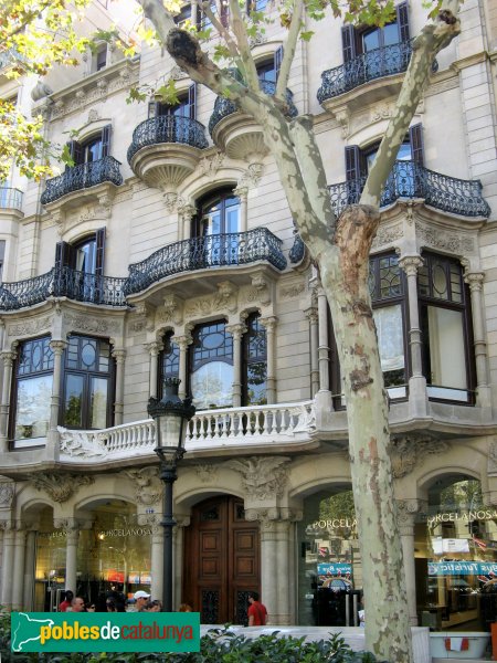 Barcelona - Passeig de Gràcia, 27 (Foto: Albert Esteves, 2007) Barcelona - Passeig de Gràcia, 27