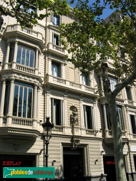 Barcelona - Passeig de Gràcia, 60 (Foto: Albert Esteves, 2007) Barcelona - Passeig de Gràcia, 60