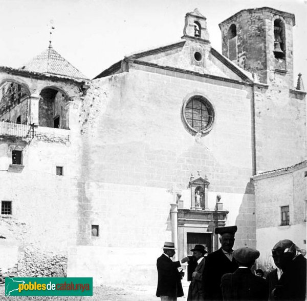 Altafulla - Església de Sant Martí (Foto: <i>Josep Salvany - Fons Salvany. Biblioteca de Catalunya</i>, 1912) Altafulla - Església de Sant Martí