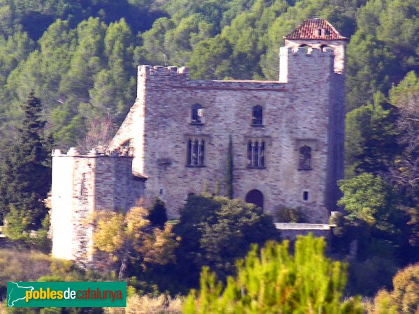 Castellar del Vallès - Castell de Clasquerí, vist des dels volts de Ca n'Oliver