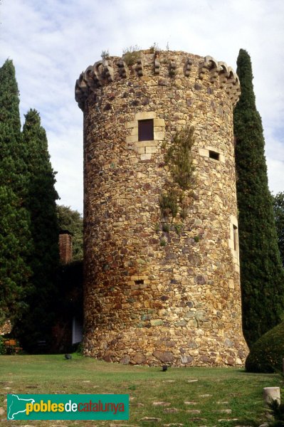 Pineda - Torre de Sant Jaume (Foto: Josep M. Ardèvol, 1997)