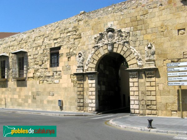 Tarragona - Portal de Sant Antoni (Foto: Albert Esteves, 2007) Tarragona - Portal de Sant Antoni