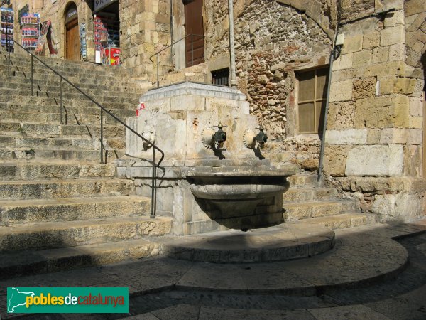 Tarragona - Font de les escales de la Seu