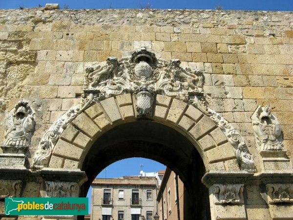 Tarragona - Portal de Sant Antoni (Foto: Albert Esteves, 2008) Tarragona - Portal de Sant Antoni