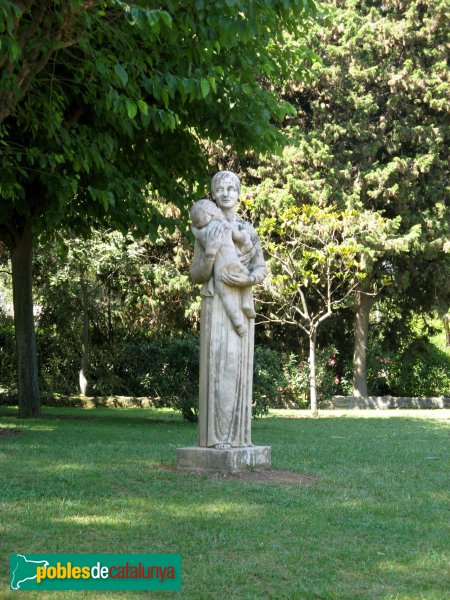 Esplugues de Llobregat - Parc de Can Vidalet. Maternitat, escultura d'Eulàlia Fàbregas