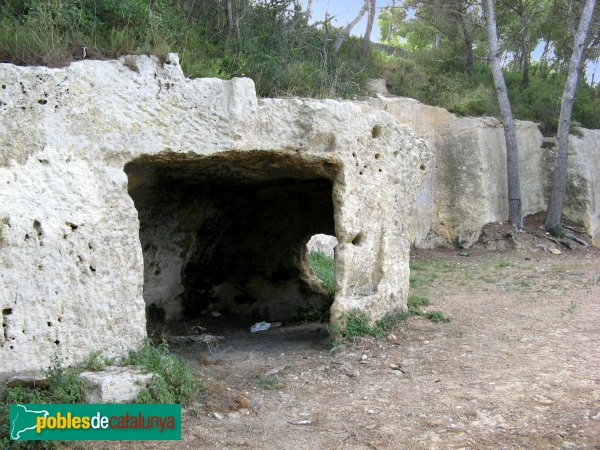 Tarragona - Tamarit, casa excavada a la roca
