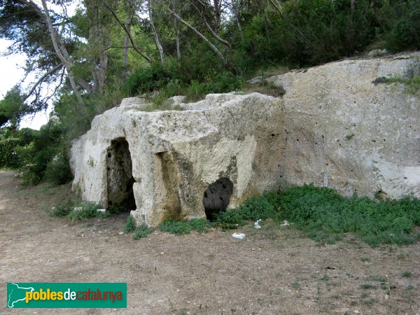 Tarragona - Tamarit, casa excavada a la roca