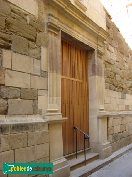 Linyola - Santa Maria, porta lateral