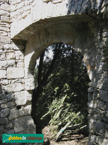 La Llacuna - Castell de Vilademàger, porta de la muralla