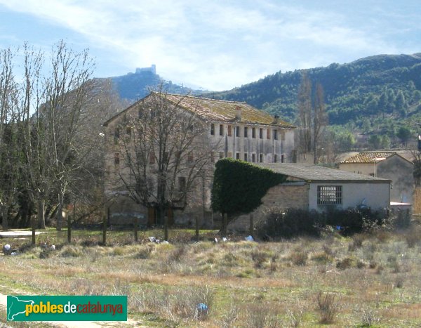Vilanova del Camí - Molí de Rigat i el castell de Claramunt a la llunyania
