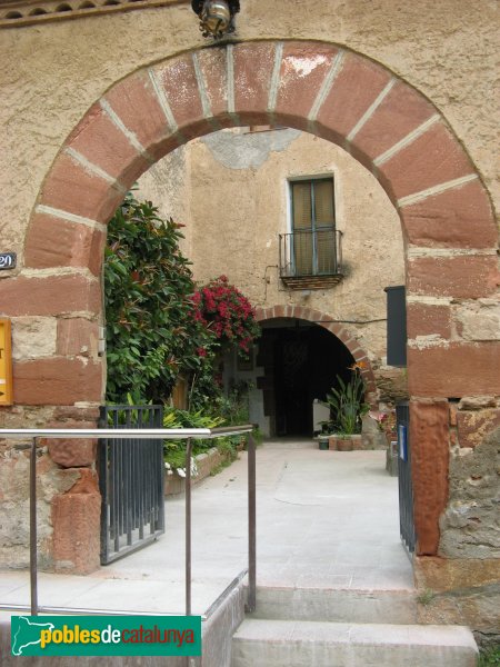 Sant Climent de Llobregat - Rectoria, porta exterior