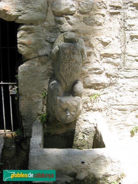 Veciana - Molí de la Roda. font amb escut