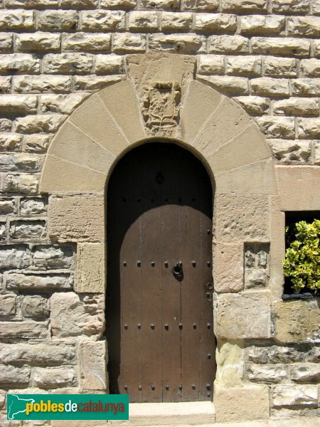 Veciana - Casa de Santa Maria del Camí, porta antiga