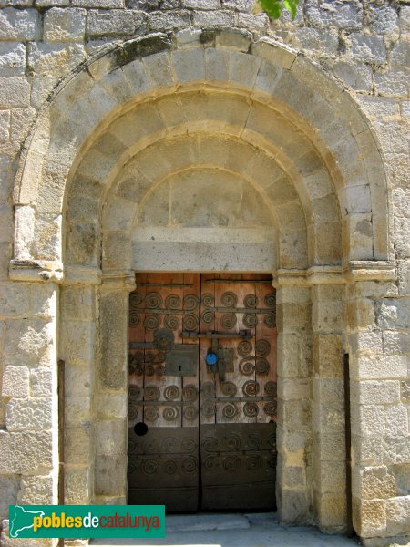 Torroella de Fluvià - Església de Sant Cebrià, portal
