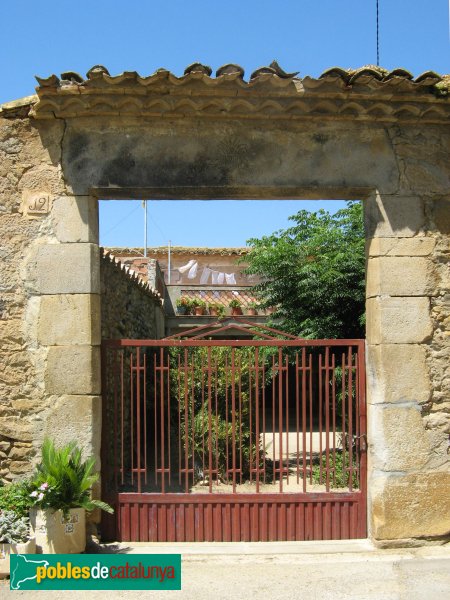 Torroella de Fluvià - Nucli de Sant Tomàs de Fluvià, portal de 1631