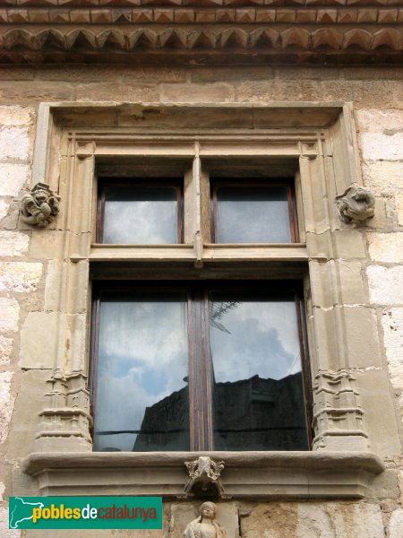 Montblanc - Hospital de Santa Magdalena, finestra renaixentista