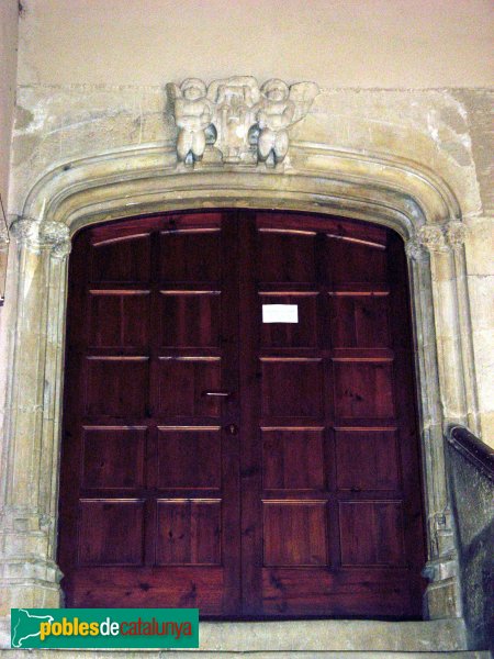 Montblanc - Hospital de Santa Magdalena, porta de la planta noble