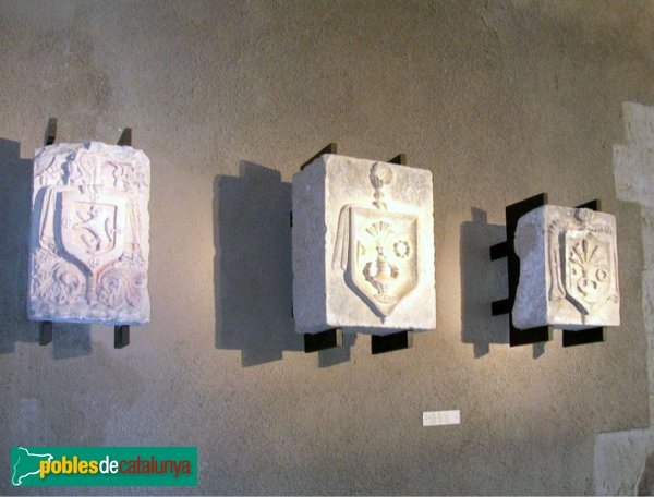 Monestir de Poblet - Museu, escuts dels abats Coello i Lerín, segle XVI