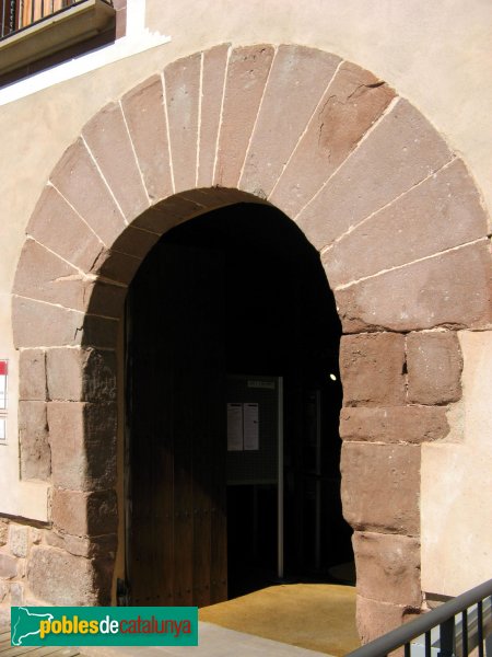 Vacarisses - Castell, porta principal