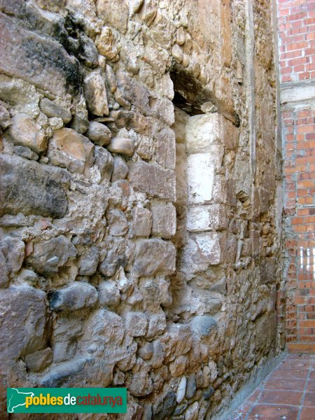 Terrassa - Restes d'una torre de la muralla