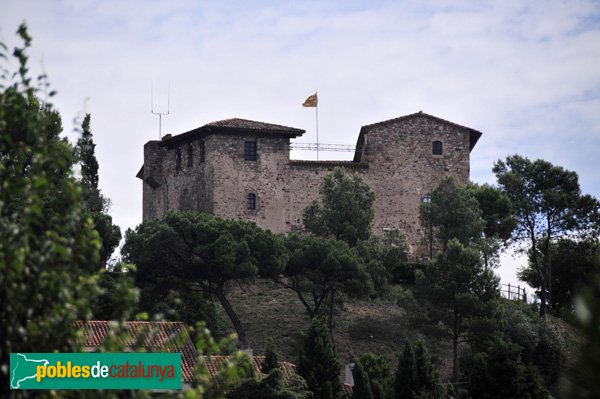 Castell de Plegamans, vist des de lluny