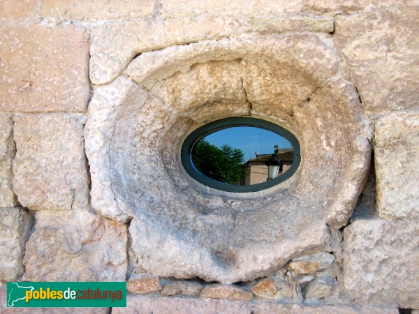 Torredembarra - Castell, detall d'una finestra