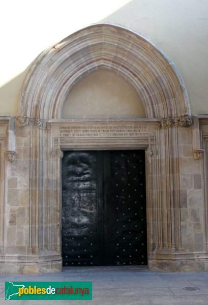 Lloret de Mar - Església de Sant Romà, portal gòtic