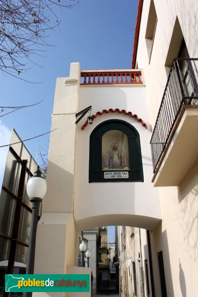 Blanes - Casa Oms, pont de la plaça, a la façana posterior