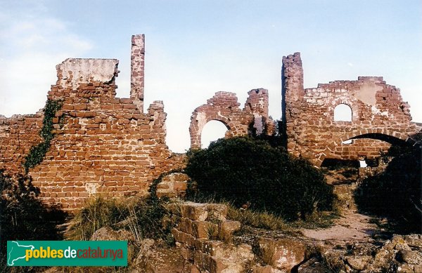 Gavà - Castell d'Eramprunyà, panoràmica general del recinte sobirà del castell