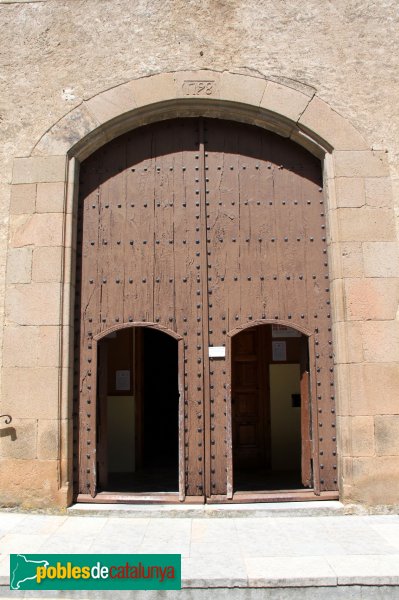 Osor - Església de Sant Pere, portada