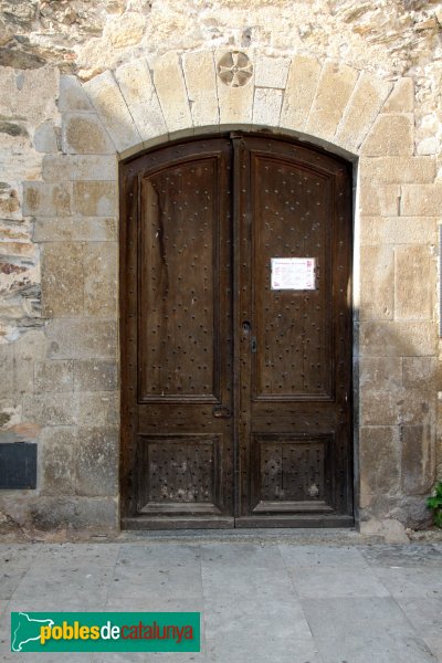 LLançà - Església de Sant Vicenç, porta lateral
