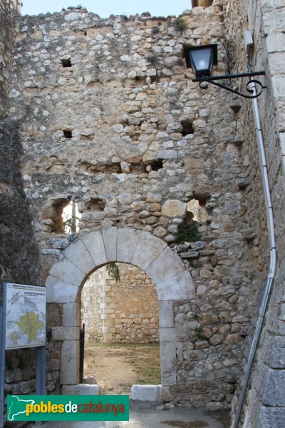 Avinyonet de Puigventós - Castell d´Avinyonet