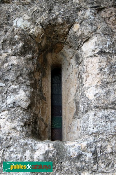 Avinyonet de Puigventós - Santa Eugènia, finestra romànica