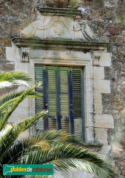 Cistella - Castell de Vilarig, finestral renaixentista