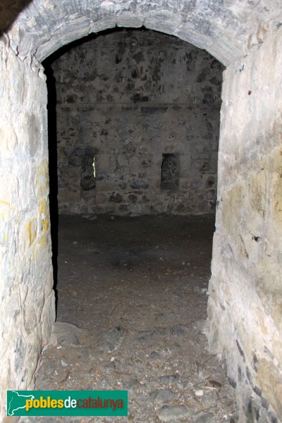 Riudarenes - Castell de l´Esparra, porta del pis inferior