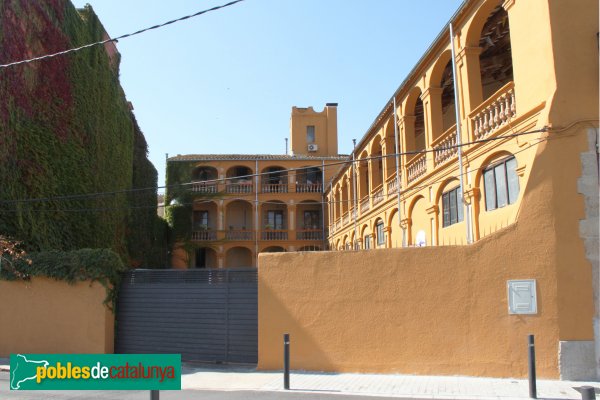 Riudarenes - Can Figueres, façana del carrer d'Orient