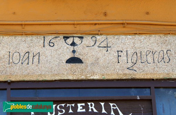 Riudarenes - Can Figueres, façana del carrer d'Orient