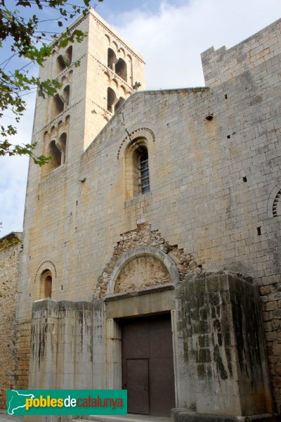Vilabertran - Església de Santa Maria, façana principal