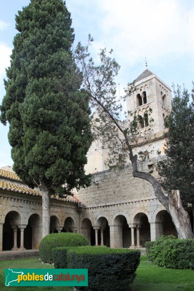 Vilabertran - Claustre del monestir