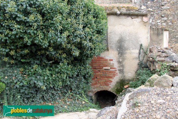 Masarac - Pou del carrer del Mont (Foto: Albert Esteves, 2011) Masarac - Pou del carrer del Mont